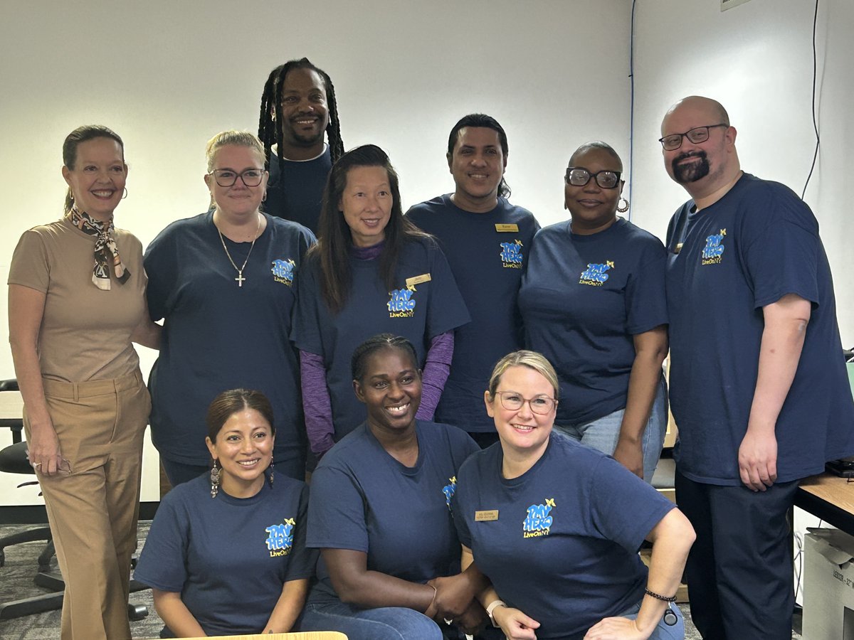 LiveOnNewYork's tweet photo. Alongside Jeanne Shields, we visited Orange County, Peekskill, and Putnam County @nysdmv teams to thank the incredible staff who help New Yorkers check "Yes" with @DonateLifeNYS every day.

Register your decision in 2 minutes: https://t.co/3L38v0p6AB

#LiveOnNY #CheckYes https://t.co/YDrBmXn8PY
