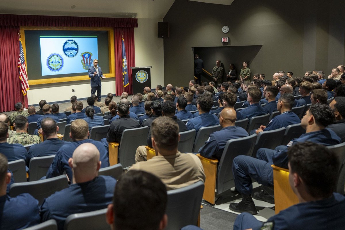 SECNAV's tweet photo. The Sailors and Marines I met at Naval Base Kitsap today represent the best weapon system our military has - our people. 

I am committed to making sure our Quality of Life and Quality of Service initiatives support these service members in mind, body, and soul. https://t.co/9HPhRqi8OB