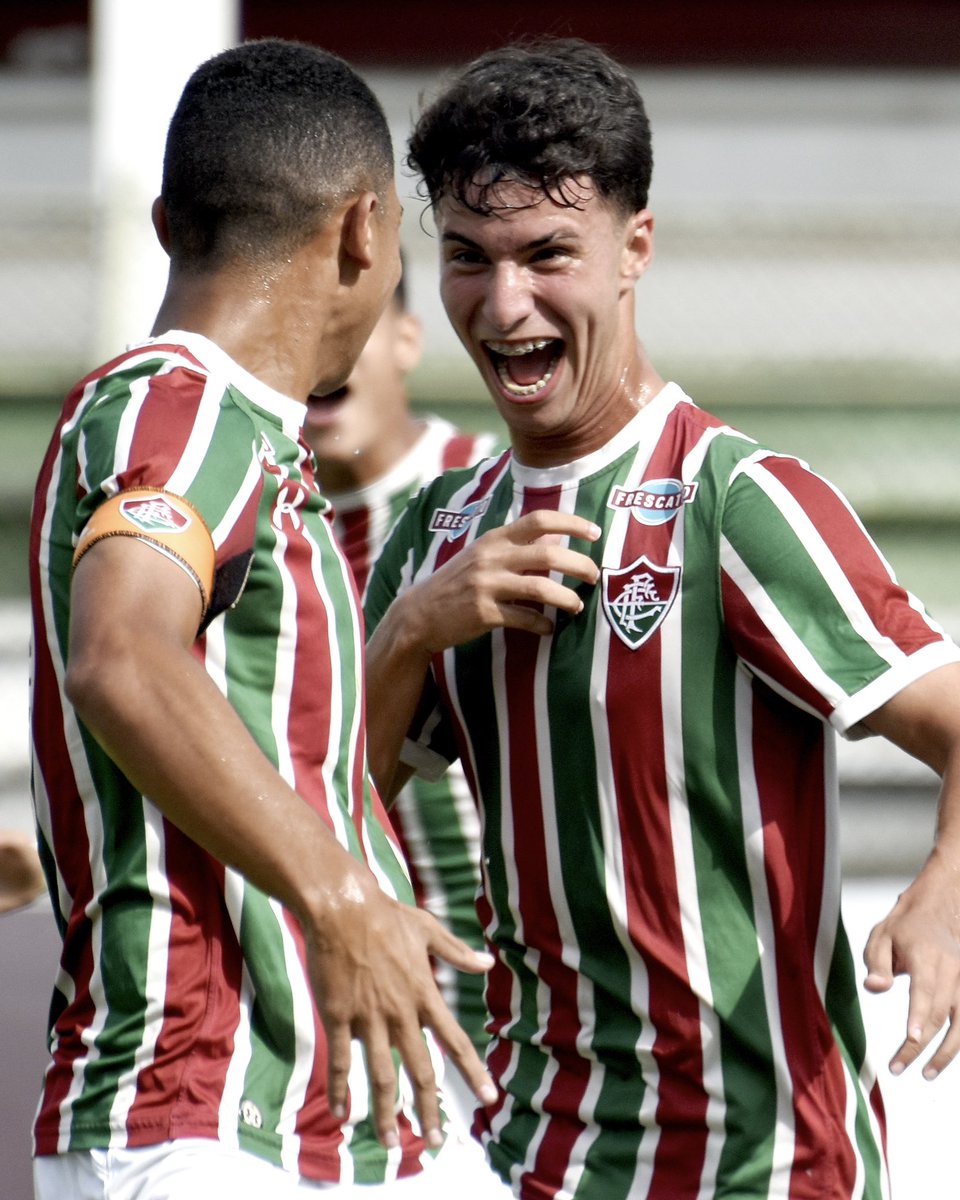 FluminenseFC's tweet photo. O tanto que vivemos e o tanto que ainda temos por viver, Martinelli! 

Feliz aniversário, ídolo. Sempre juntos. https://t.co/ChohyTZiGE
