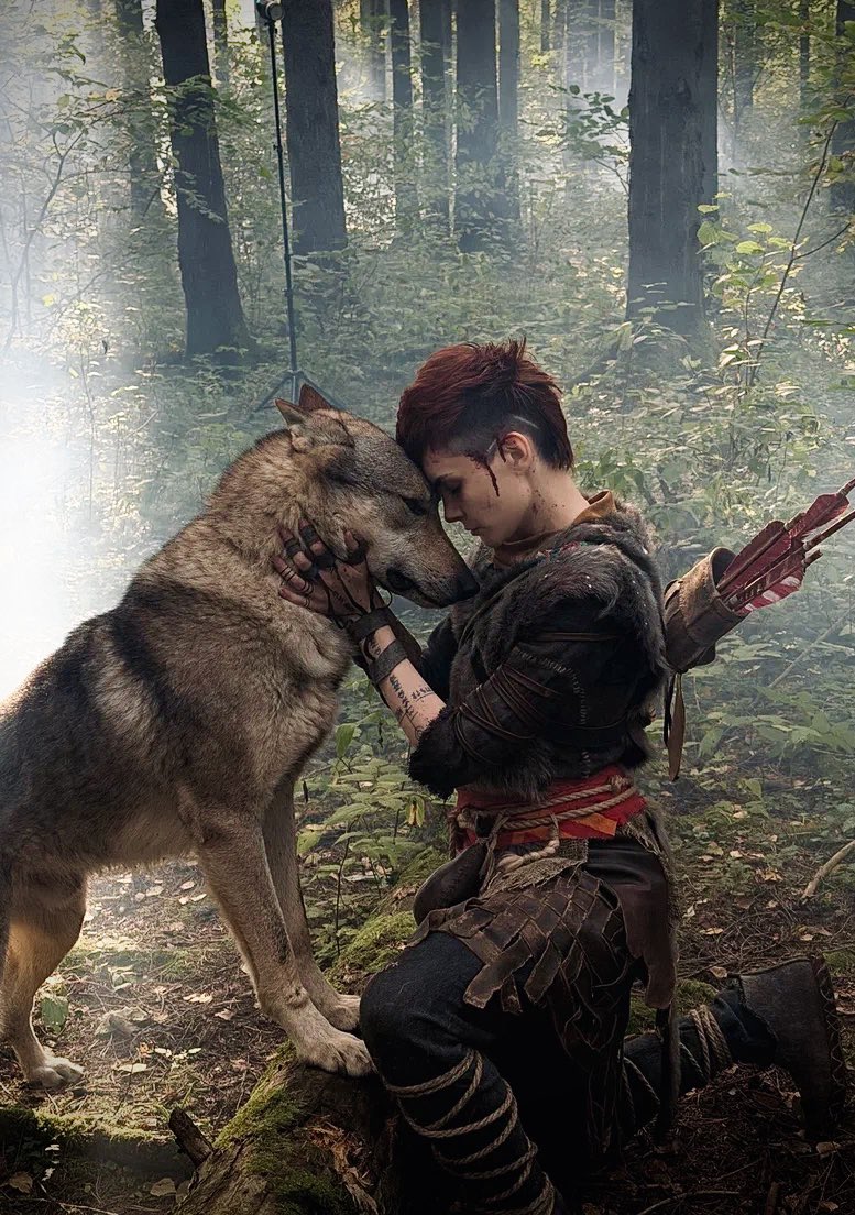 EdvardSpells's tweet photo. God of War Atreus and wolf cosplay 

A few behind the scenes photos from the photoshoot with @manulysart as Freya. Too bad we didn’t audition for the God of War series 😅 https://t.co/rvILY5dFPu