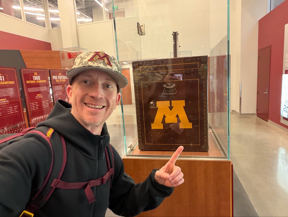 GopherHole's tweet photo. #Gophers Fleck on Special Teams Cord. Daniel Da Prato (@CoachDaPrato)

"He is an exceptional person; his care meter is off the charts. He loves his job; the energy he brings every day to coach everyone on the team is second to none. Awesome husband and unbelievable father. He brings it every day."

https://t.co/hfhbtvMw2f