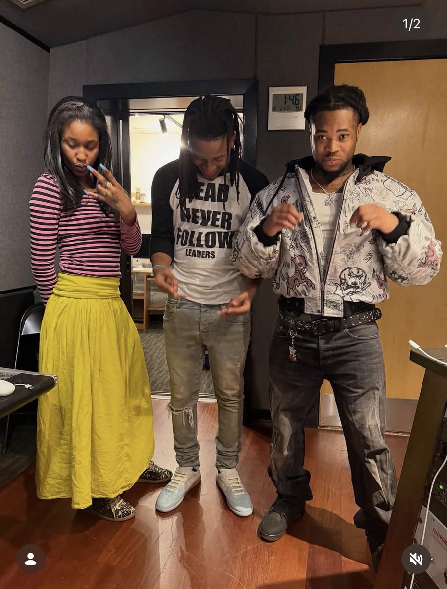 lilopiumboy's tweet photo. Rapper “Bby Kell” throws up FN in new pictures with NDO Dee https://t.co/T9Er3eTkFS