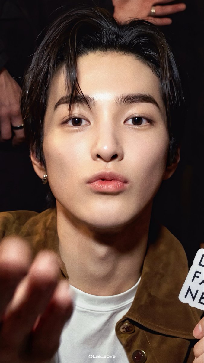 Liie_eove1124's tweet photo. Goodnight kiss💤
#KEONHO #건호 #CORTIS #코르티스 https://t.co/PJ95pK5vBH