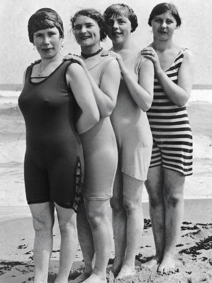sabamaliktmhg's tweet photo. What do you notice in 50s woman https://t.co/5fGn5DJJZu