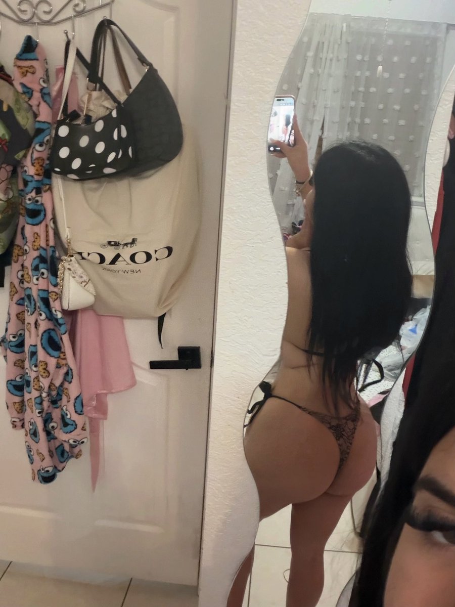 lisayourmine's tweet photo. Bodycheckkk :p https://t.co/KDXiCW4rP6