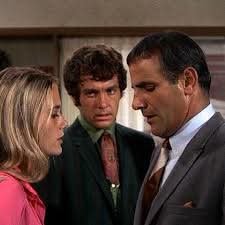 lippyent's tweet photo. Can you name this TV Series 📺 from just this shot? Hmm 🤔 ?¿ https://t.co/cHmyggryUM