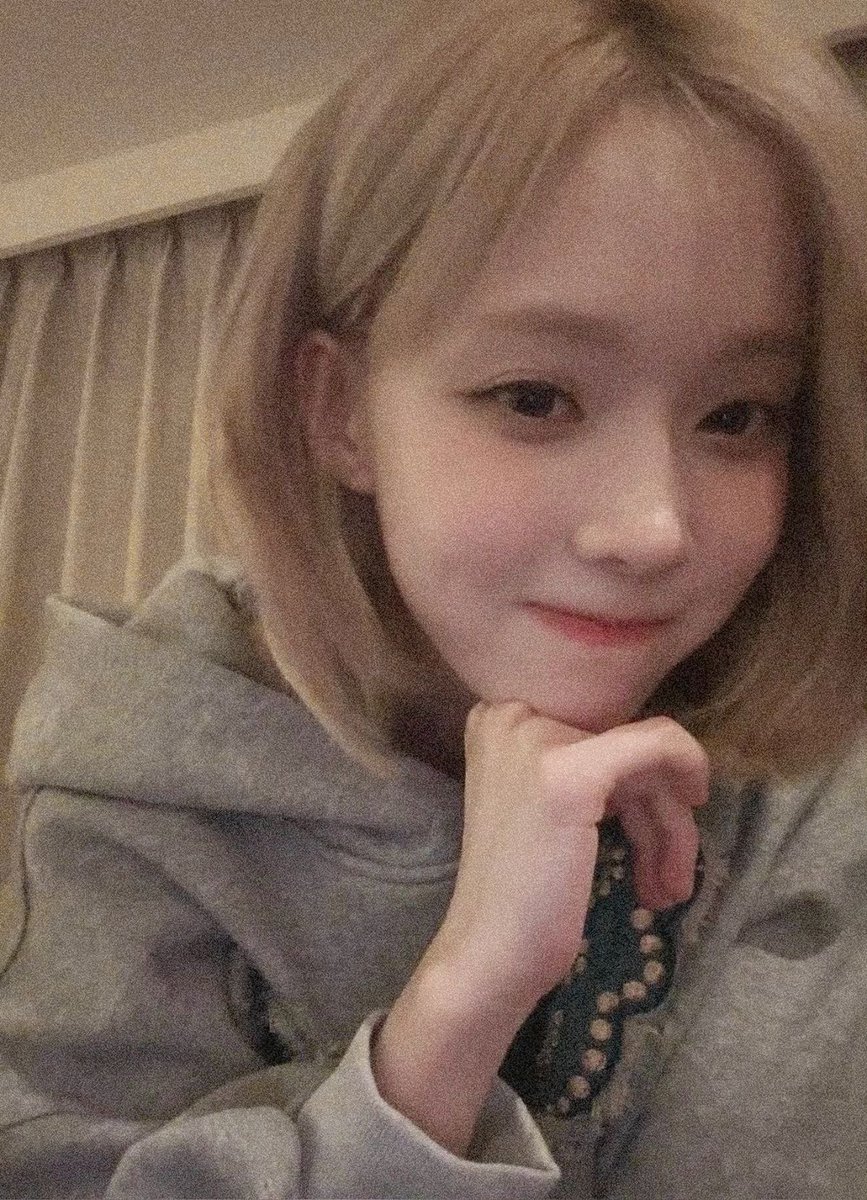 aerilemonzest's tweet photo. Fico encantada que a cada foto nova que sai da ponyo ela tá mais e mais parecida com a minjeong https://t.co/SYifshNtRF