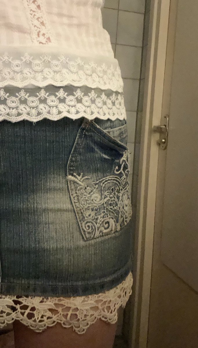 dutchgaldigital's tweet photo. Thisis lowkey kawai too but I never wear skirts and this one fits sooooo weirdly it’s so long at the top and the shirt is a bit too big #toogoodtobetrue https://t.co/AL7bNkvmbI