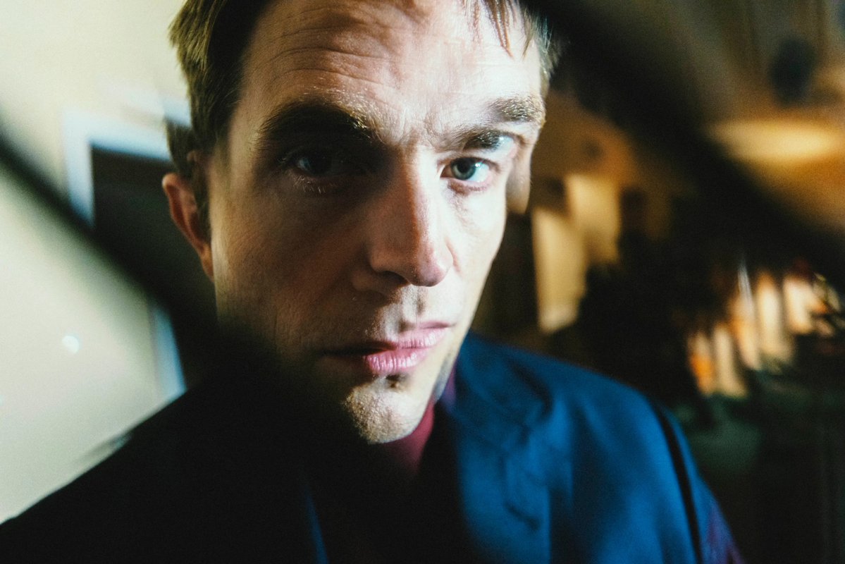 pattinsonphotos's tweet photo. Robert Pattinson photographed by Sinna Nasseri on the set of Primetime! https://t.co/tXA0hXwoUE