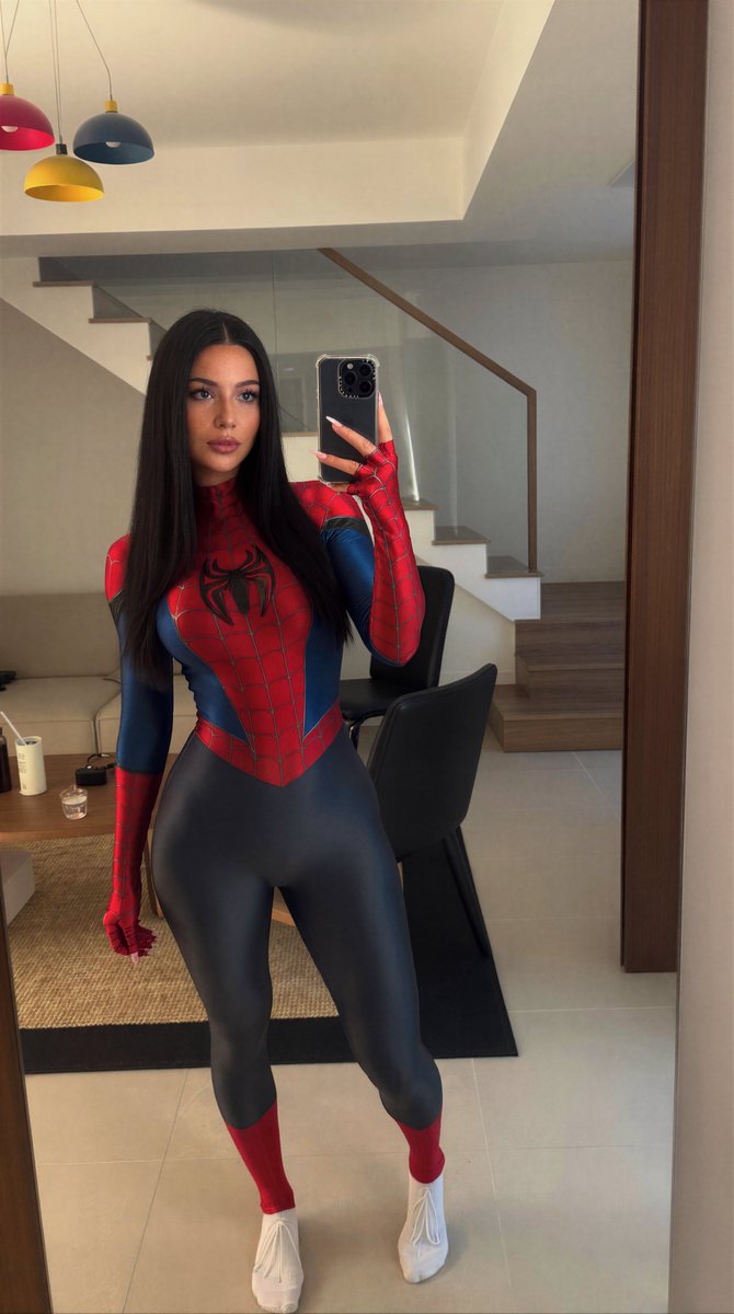 itsmolly_rose's tweet photo. Spider-girl fit for the day 🙈🕷 https://t.co/ANTdg4HajF