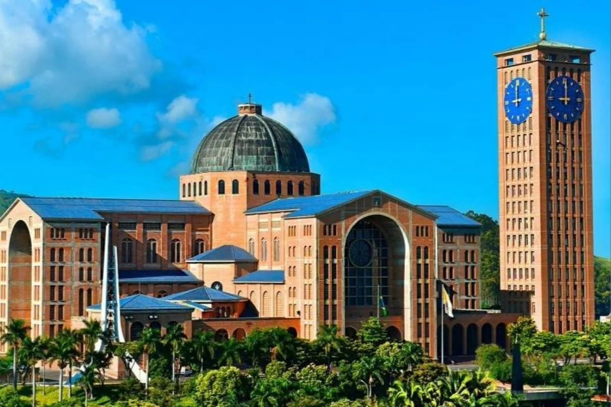 Metropoles's tweet photo. 🗳️ ELEIÇÕES | Flávio venceu Lula em Aparecida, cidade do Santuário de Nossa Senhora

Santuário é casa de Nossa Senhora Aparecida, que foi centro de polêmica envolvendo os dois candidatos dias antes da eleição.

Flávio somou 12.371 votos, total que constitui 58,30%; o petista acumulou 6.815 votos, um equivalente a 32,12%.