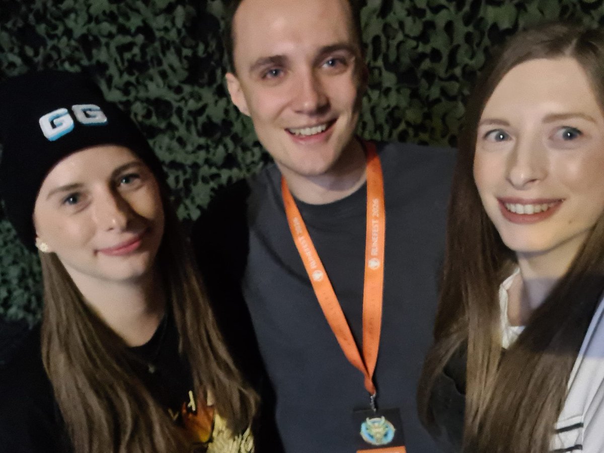 MissRichTeaa's tweet photo. RuneFest spam #2 😊 @SoloMission_OSR @SettledRS @skill_specs @TanzooVirtoso https://t.co/sc7uVdkQPi