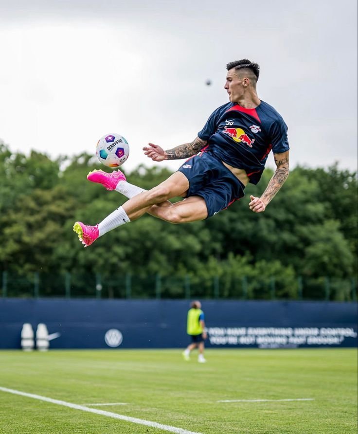 Ugwa_AFC's tweet photo. My striker and their flop 😄😂🤣 https://t.co/SObSkLV38M