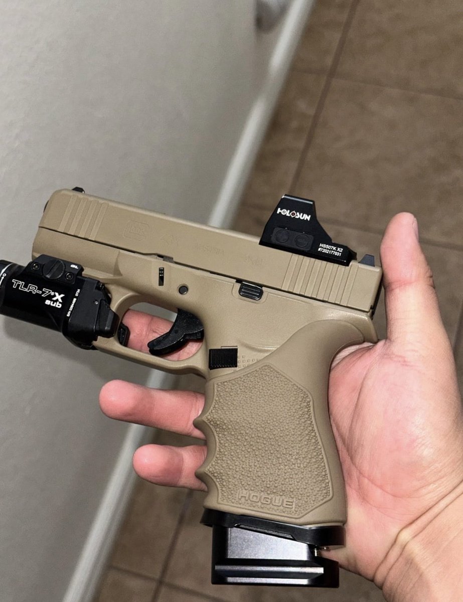 Chuckyfrmdaplug's tweet photo. Glock 43x lmk

#dtx #gangsta
#gimmethat https://t.co/MKh0ALXep9