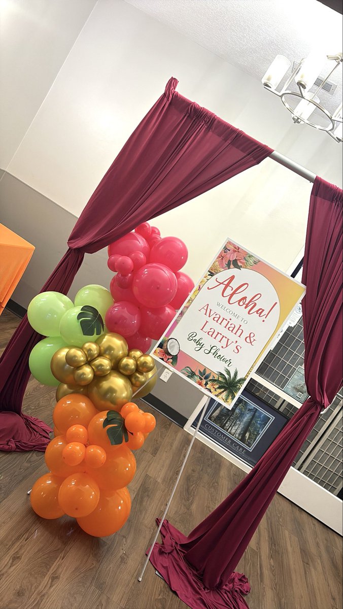 variixxx's tweet photo. ALOHA AULONI🌴🌺🍍🦩🧡🍍 https://t.co/dXRTWslJhu