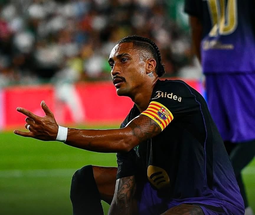 Presleyjaddy's tweet photo. *🚨 Alejandro Lorenzo (former Leeds fitness coach) on Raphinha:* "It was absolutely 𝐂𝐑𝐀𝐙𝐘, I had never seen anything like it. In training, out of 20 shots, he would put 19 right into the 𝐓𝐎𝐏 𝐂𝐎𝐑𝐍𝐄𝐑" 🎯

"He doesn't have a 4th gear, he's always in 5th. His 𝐃𝐑𝐄𝐀𝐌 https://t.co/5DyF4s4zPj