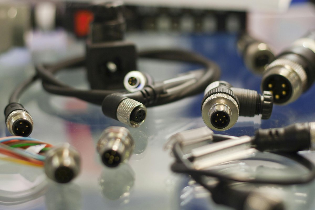 ProcessingMag's tweet photo. Industrial automation depends on reliable connections. In this Processing Q&amp;A, Trelleborg’s Pascal Freund explains why connector reliability is increasingly critical to uptime, sensors, robotics and smart manufacturing. #Manufacturing #Automation https://t.co/KOTEbWtuYS https://t.co/tgYrRW9Jn1
