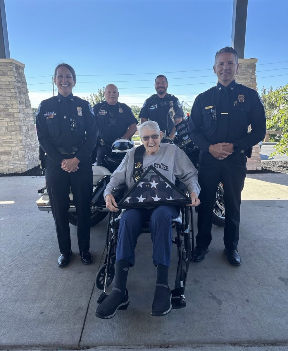 MilitaryCooI's tweet photo. Happy 100th Birthday to Retired Sergeant Gene Graff! https://t.co/TJAkcHZ0uX