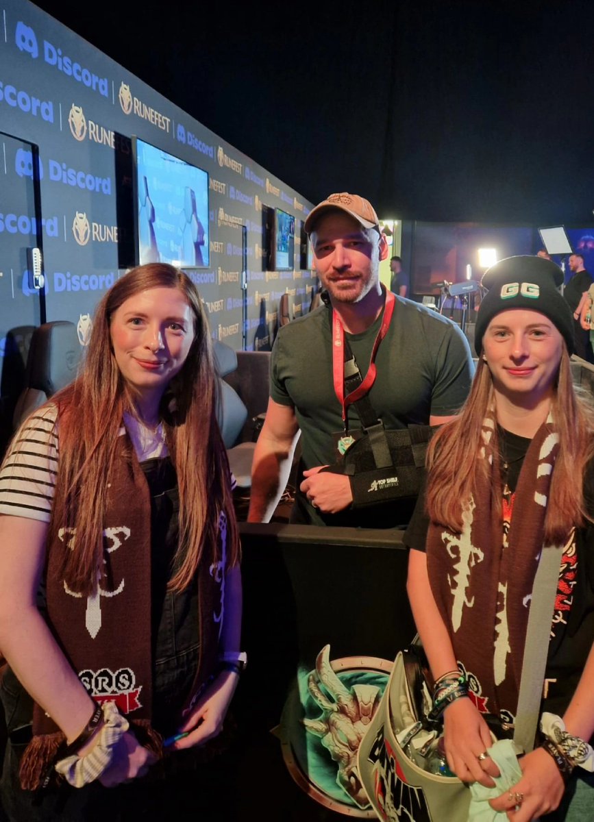 MissRichTeaa's tweet photo. RuneFest spam #3 😊 @jessyttv https://t.co/CIFTWOAsGW