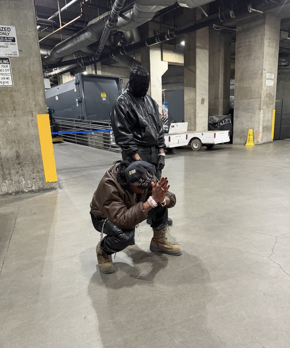 HardestFitPics's tweet photo. Ye and Carti in unreleased Yeezy at ComplexCon (2026) https://t.co/MwKl5lztde