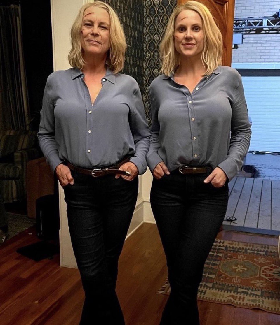 basicbarbiez's tweet photo. when you have a friend https://t.co/M6FZ3YEh1R