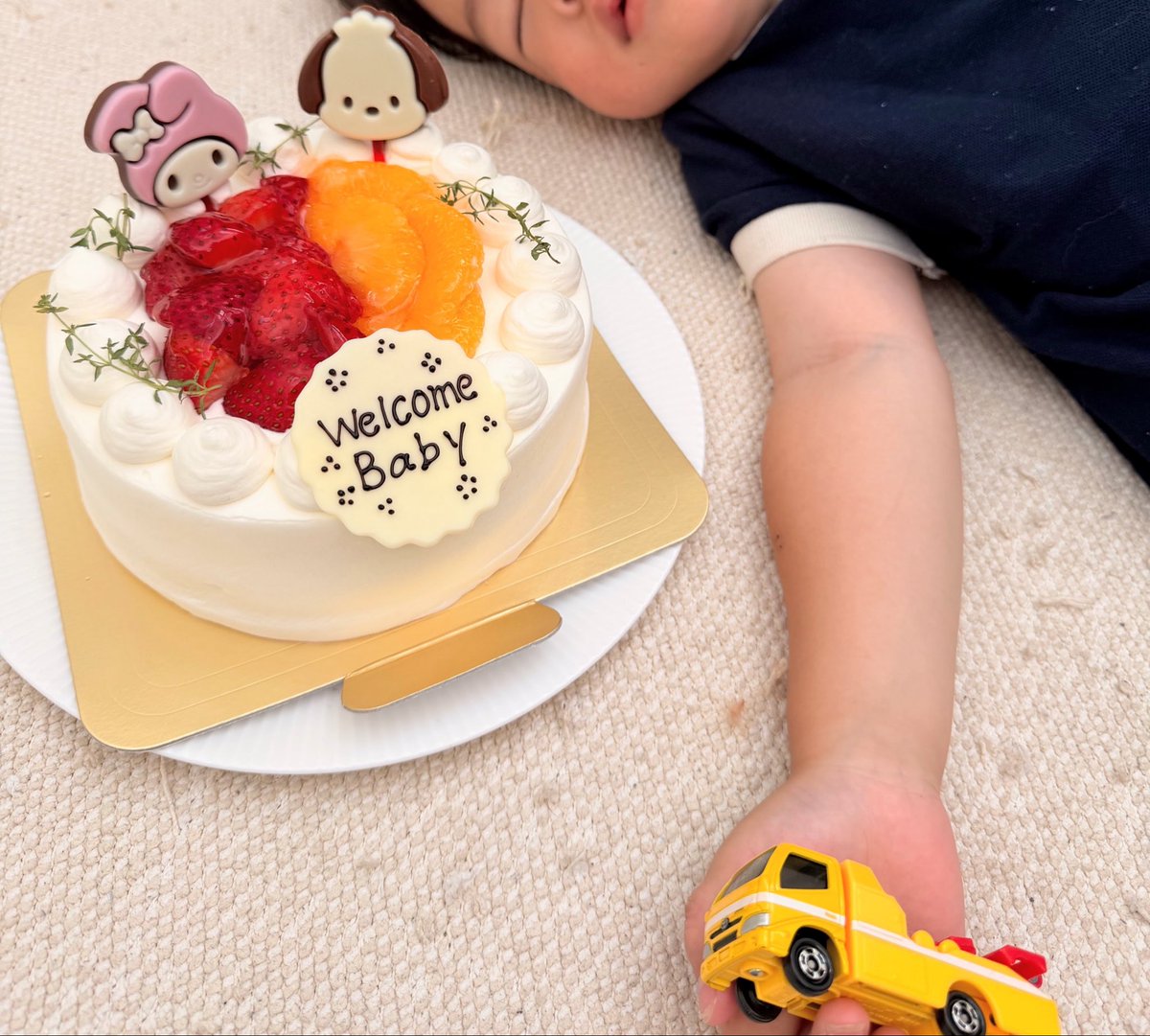 mumuko_mon's tweet photo. 4月には性別が分かってて、6月に母と妹にジェンダーリビールケーキをした🎂✨️
※ケーキは購入したやつ※ https://t.co/JJX87RUgje