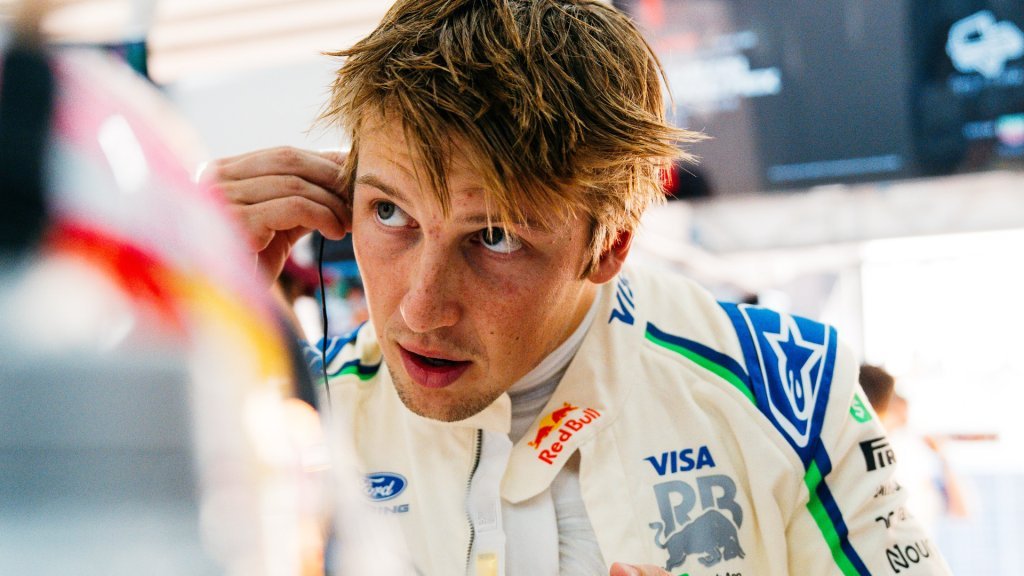 SpeedSectorF1's tweet photo. ❌ Liam Lawson revela que NO tuvo radio en toda la carrera

💥 Sobre el caos del software: "No tenía ni idea de lo que estaba pasando"

🙁 "Fue muy estresante y creo que nunca me había sentido tan solo"

📰 [@es_Motorsport] #F1 https://t.co/ctqZL847gJ