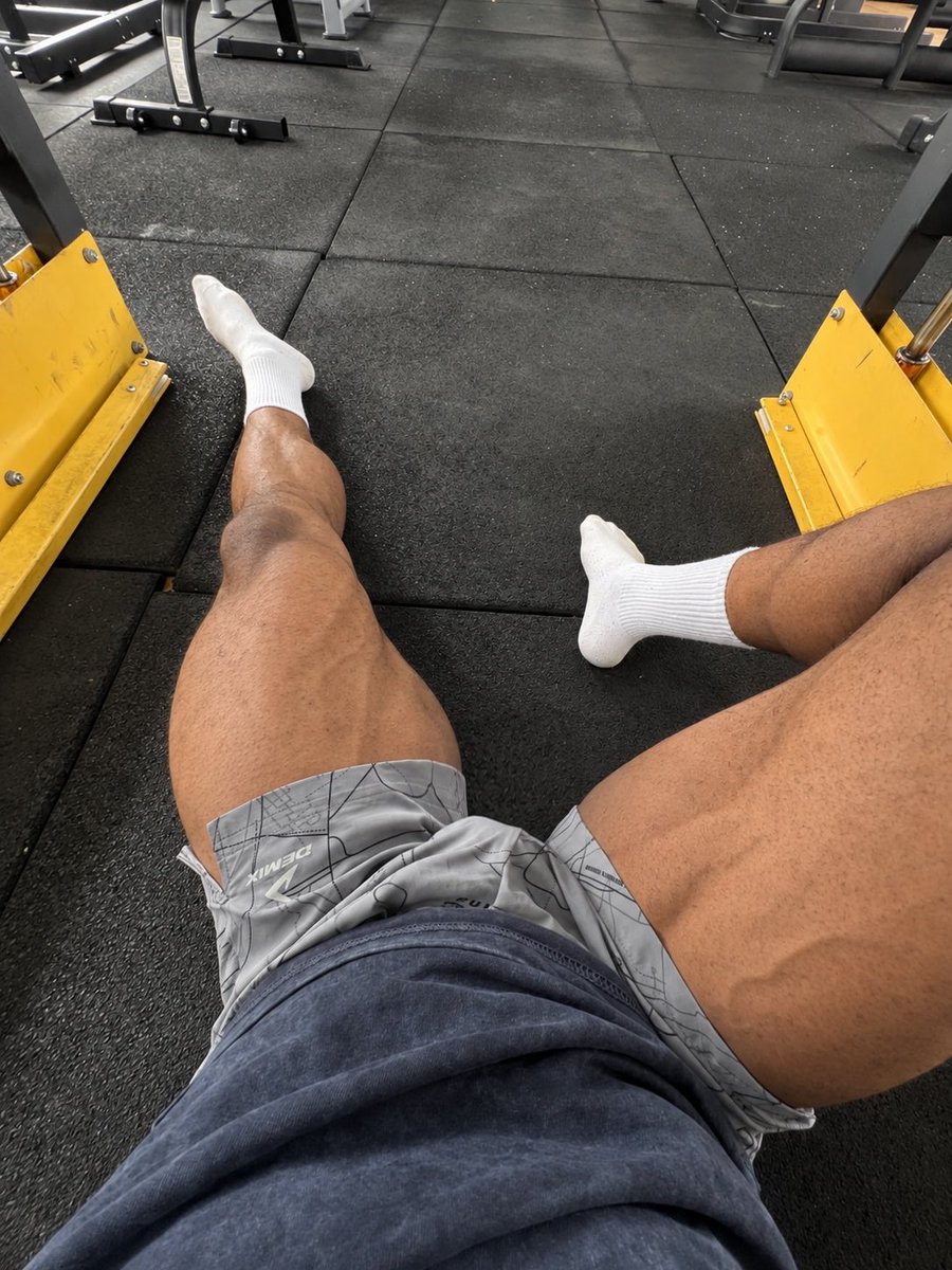 _rameg's tweet photo. My legs are dying here https://t.co/qnLeLZZWH8