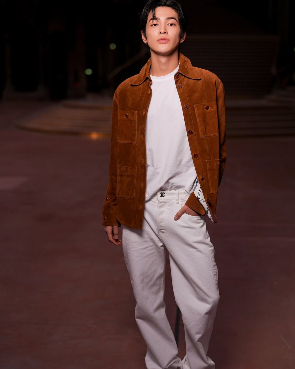 zhaoyufancokr's tweet photo. #KEONHO at the Chanel Womenʼs Spring/Summer 2027 show! https://t.co/bYX0t1g9dm
