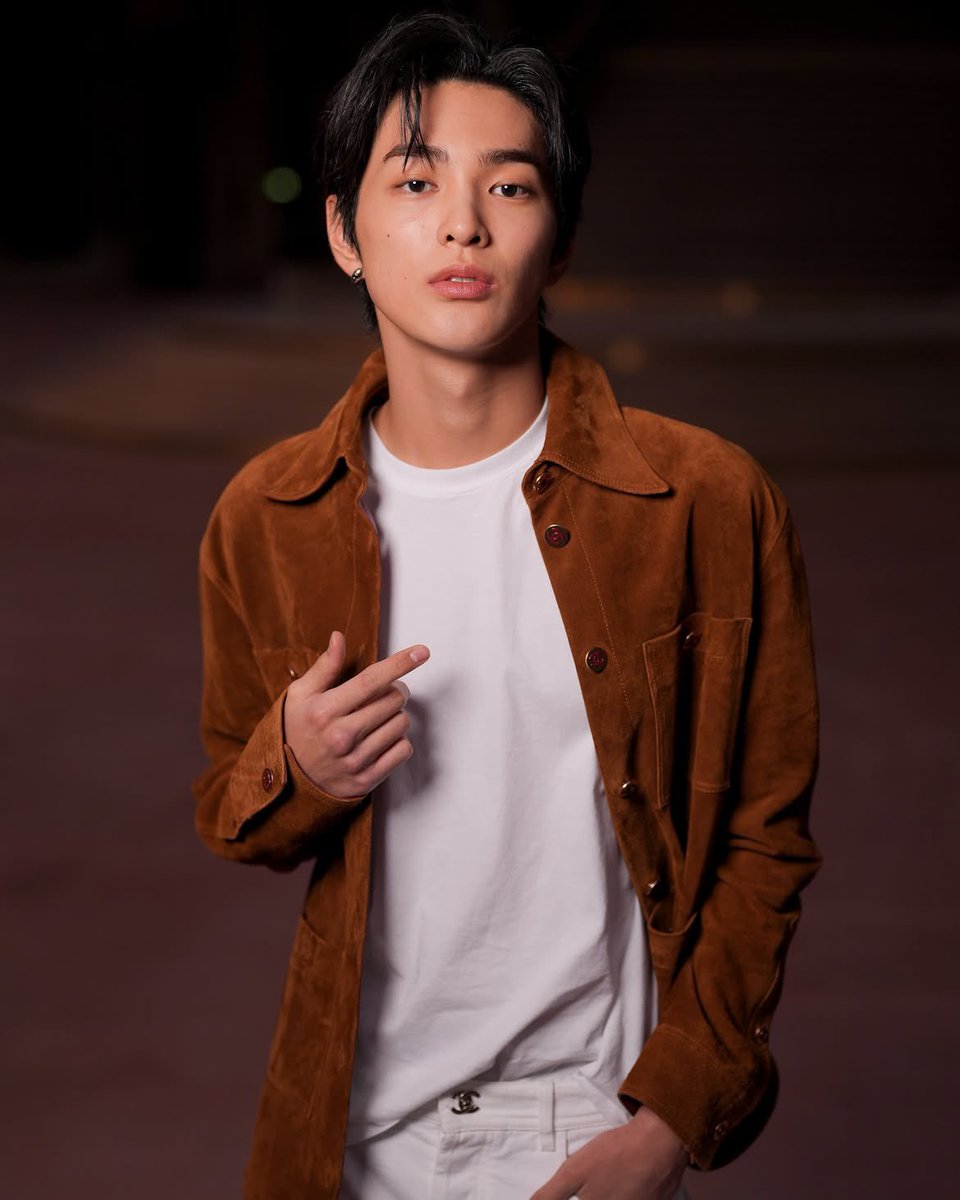 thecoers's tweet photo. 5TH GEN IT BOY #KEONHO https://t.co/cM7B9A0sJT