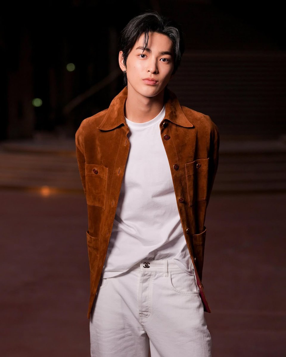 thecoers's tweet photo. 5TH GEN IT BOY #KEONHO https://t.co/cM7B9A0sJT