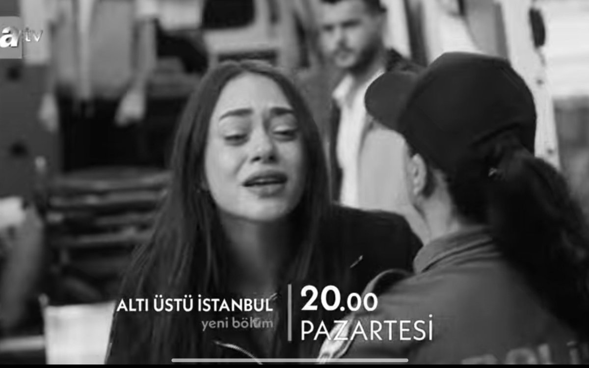 Rabiagsx's tweet photo. Yaşarken renklerin açtığı dünyada sevdiğini kaybeden yıkılan renklere  

#uzmel https://t.co/s8ziWmUtMl