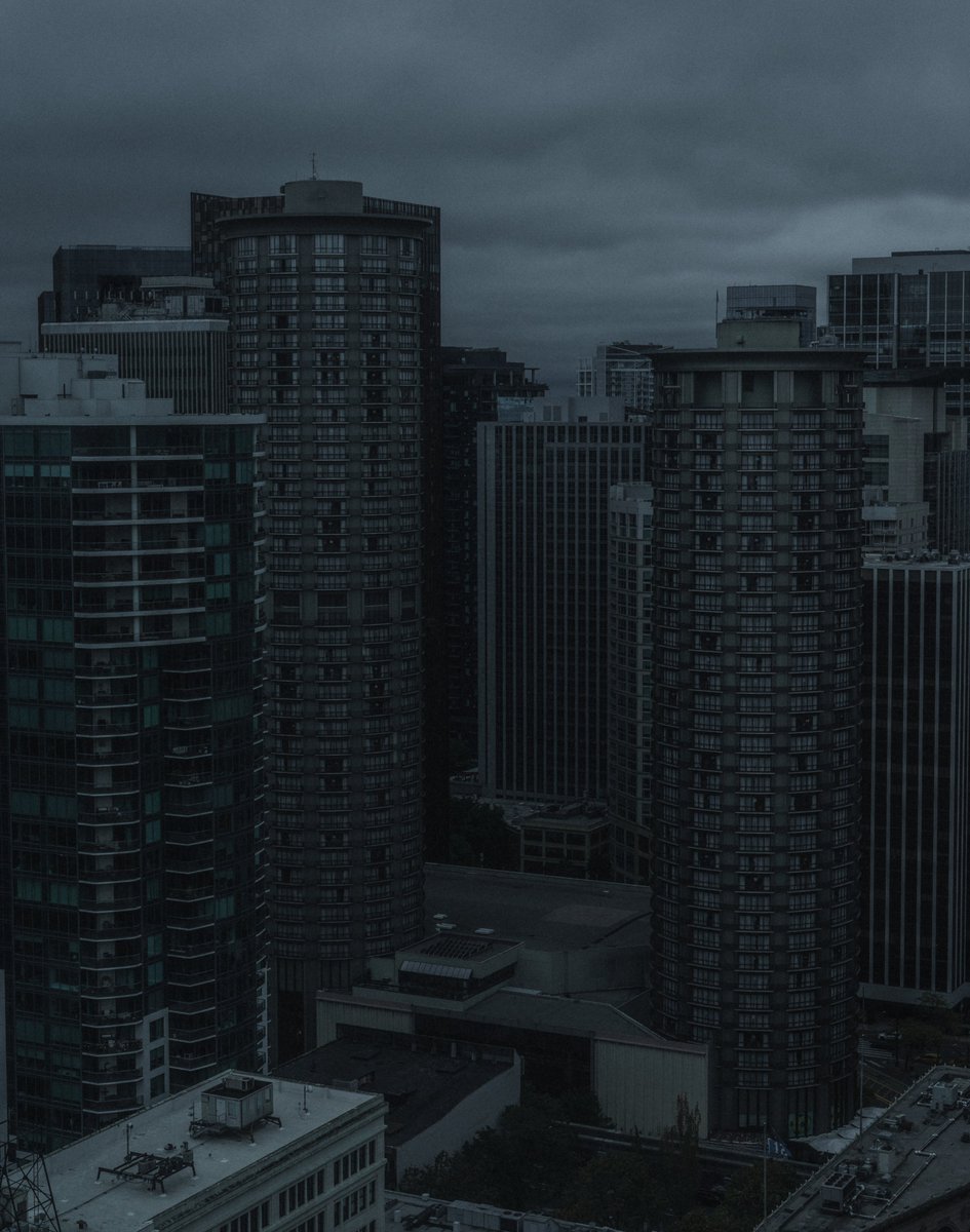 blodgrevinnen's tweet photo. the way seattle should always look https://t.co/1CjMw7kZ6H