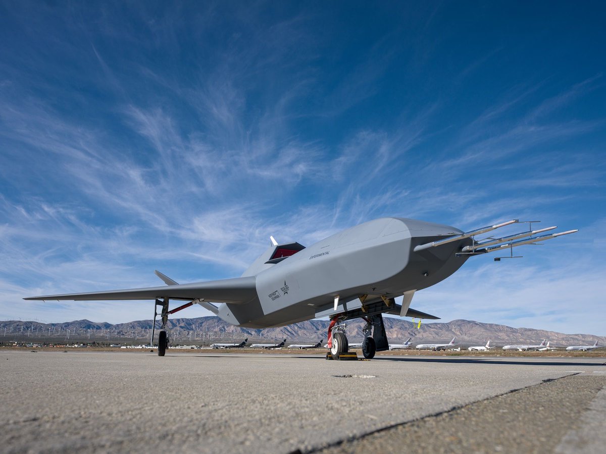 SOFXnetwork's tweet photo. Northrop Grumman’s YFQ-48A Talon Blue has completed its first fully autonomous flight in Mojave, California. The uncrewed aircraft performed taxi, takeoff, maneuvers and landing without remote control and is being developed as an autonomous wingman for the Air Force’s CCA program.