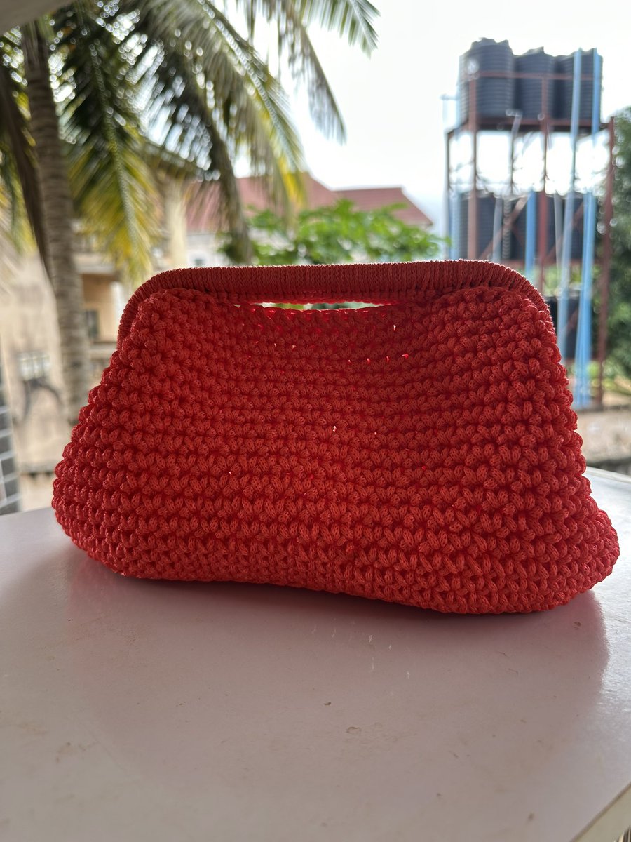 m_bu_ru_'s tweet photo. This clutch is essential for any look at all. To order send a dm. Custom colors available too🤗 https://t.co/v9AKLsW2JR