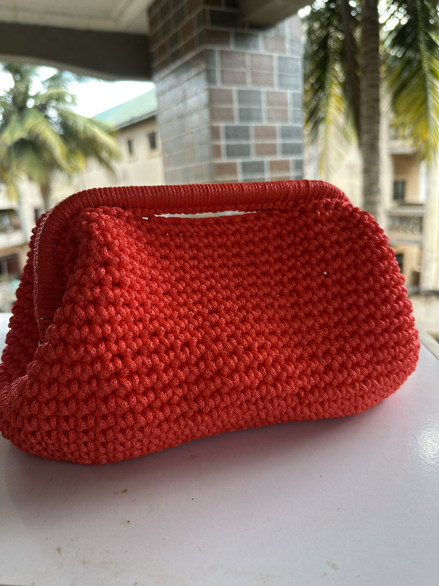 m_bu_ru_'s tweet photo. This clutch is essential for any look at all. To order send a dm. Custom colors available too🤗 https://t.co/v9AKLsW2JR