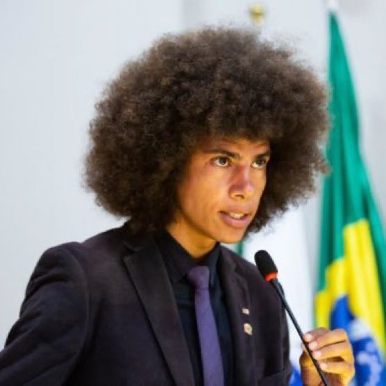 PedroRonchi2's tweet photo. Depois de 138 anos do fim da escravidão o Paraná elegeu o primeiro deputado federal negro do Estado: Renato Freitas. https://t.co/qIblwMgLEl