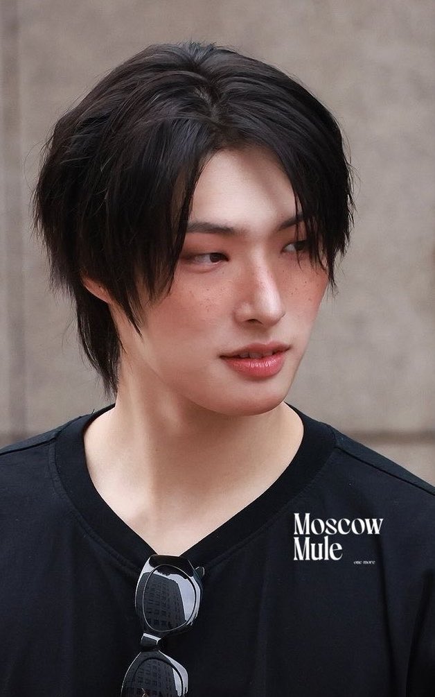 yungisholic's tweet photo. pretty boy ⋆ ˚｡⋆ ♡ ˚ https://t.co/oN1rg5UKb8