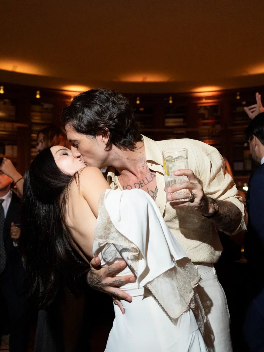aoifewendy's tweet photo. o sonho da vida dele era ser marido mesmo gente https://t.co/eP6Liivzor