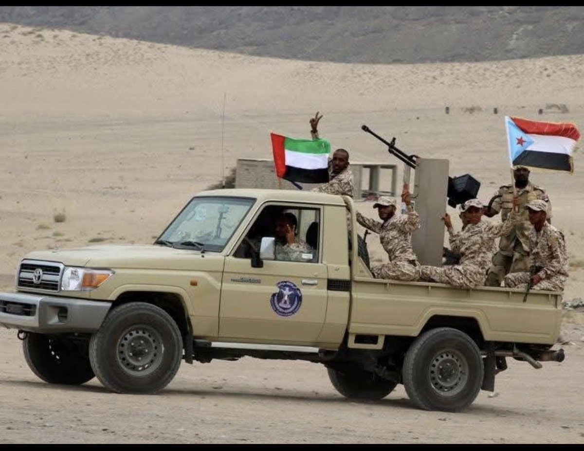 Bassam_Alqhtani's tweet photo. #قوات_العمالقة_الجنوبية 
أسستها ودربتها وسلحتها الإمارات لذلك النصر مقرون بالإمارات دائماً 🇦🇪

#الامارات https://t.co/OfOd8shTD0
