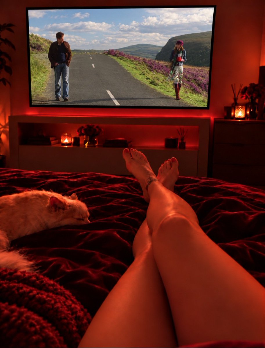 Queenofsecretzz's tweet photo. Me &amp; Teddy all tucked up watching my favourite film 🐾❤️
Can you guess what it is? 👀
Meanwhile, I’m still waiting for one of you to stop lurking and either send your Queen some money 💸 or treat me from my wishlist 👑😘
#PayPig #FindomUK #FinancialDomination #SugarDaddy #SpoilMe https://t.co/UbZNEaK7H8