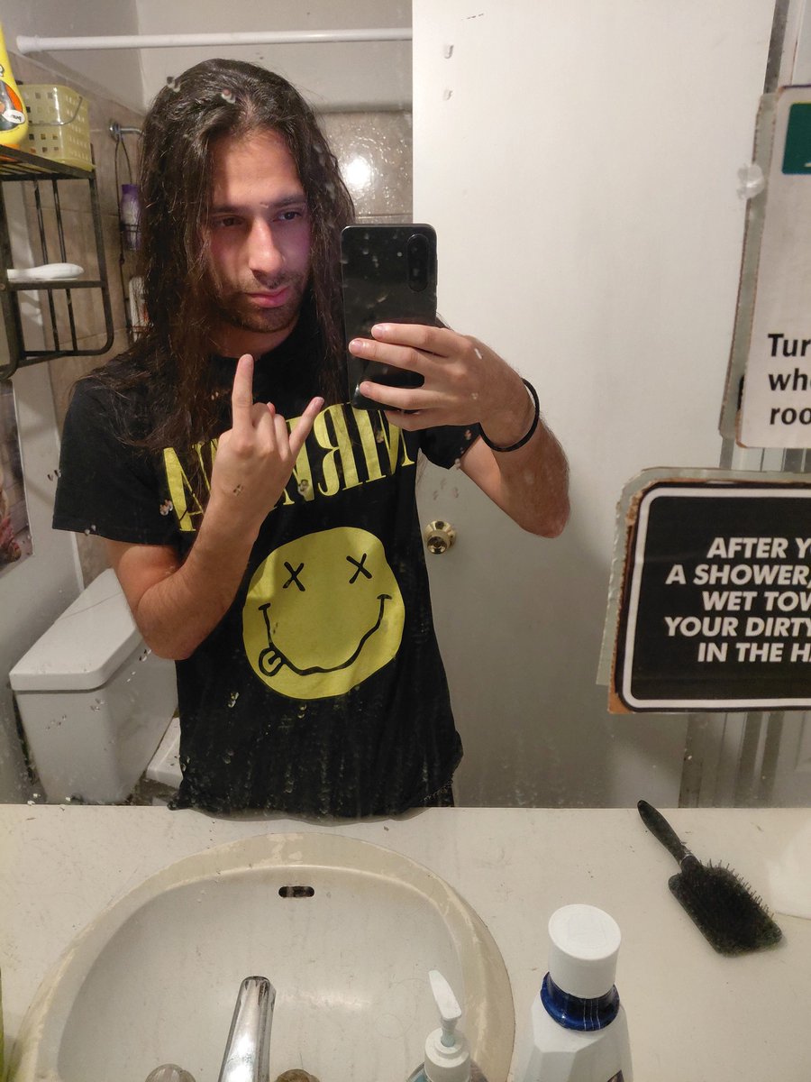 shadowcool29481's tweet photo. I got that Shower Hair going 🚿😌🤘🏻🫠 https://t.co/SPharlQlU4
