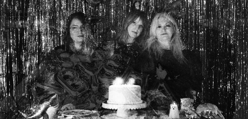 dbmagazine's tweet photo. Intoxicating Parisian doom trio Margarita shake things up on their debut LP, 'Abysses of Melancholia.'
https://t.co/CmKLsfKh2Q https://t.co/s5wfVVvMtG