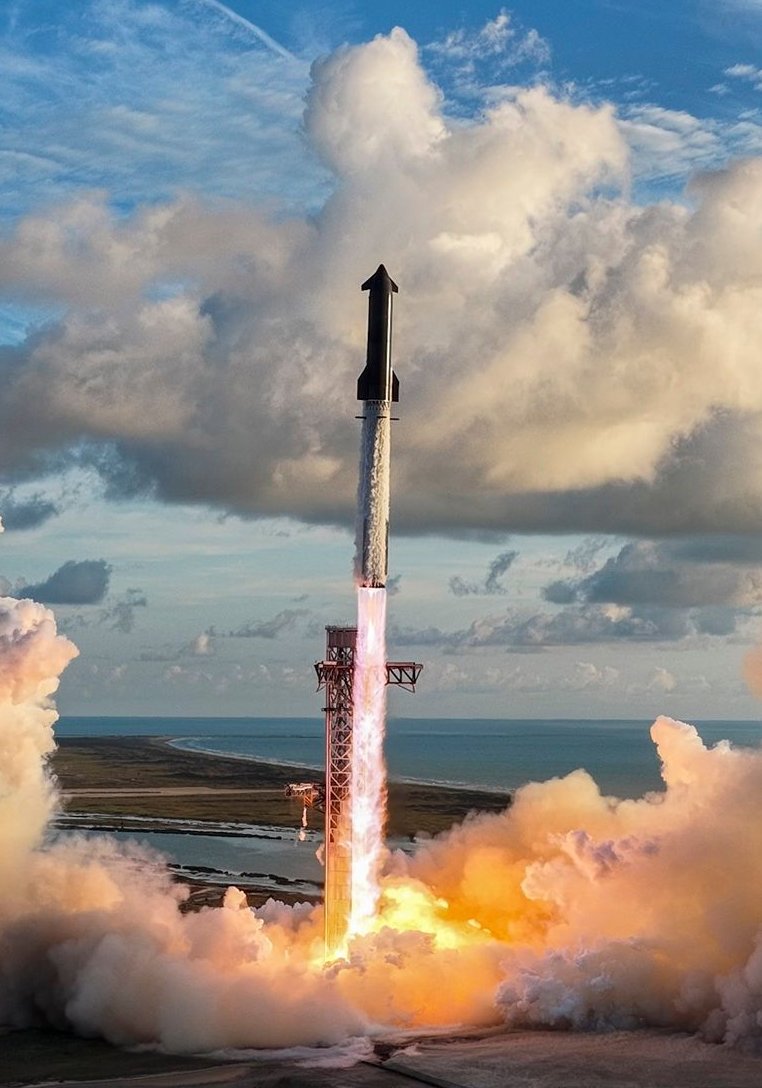 republiqueBRA's tweet photo. 🇺🇸 🗣️ Renan Santos relata que, em conversa com um americano que o entrevistou, ouviu dele: “Me parece que vocês [da Missão] estão tentando construir a SpaceX no Congo.” https://t.co/kBJc4EHuwP