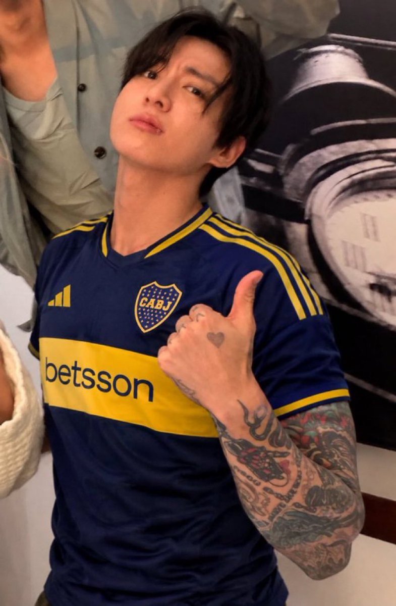 daielizab's tweet photo. ser de boca y que mi bias sea Jungkook es como estar en el cielo https://t.co/1GnQm5UoJt