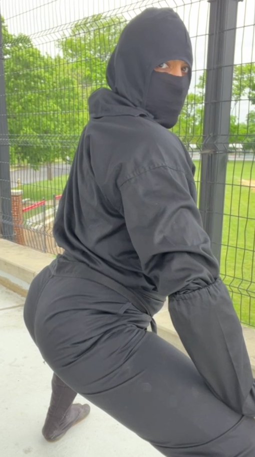 MexiNinjaBoi's tweet photo. "Kuro Ninja Butt Magic #4"
-
(SET 1 of 2)
-
Upcoming NEW Video of:
-
The Kuro Ninja showing off his TAIL and his alternative motives. ππ³οΈβπ ππ₯·π½π
-
#ninja #blackninja #martialarts #martialart #tabi #tabiboot #ninjashoes #martialartlifestyle #flexibility #kick #kicking #highkick #mexicano #gayman #muscle #muscles #musclesflex #manbutt #mexicano #culo