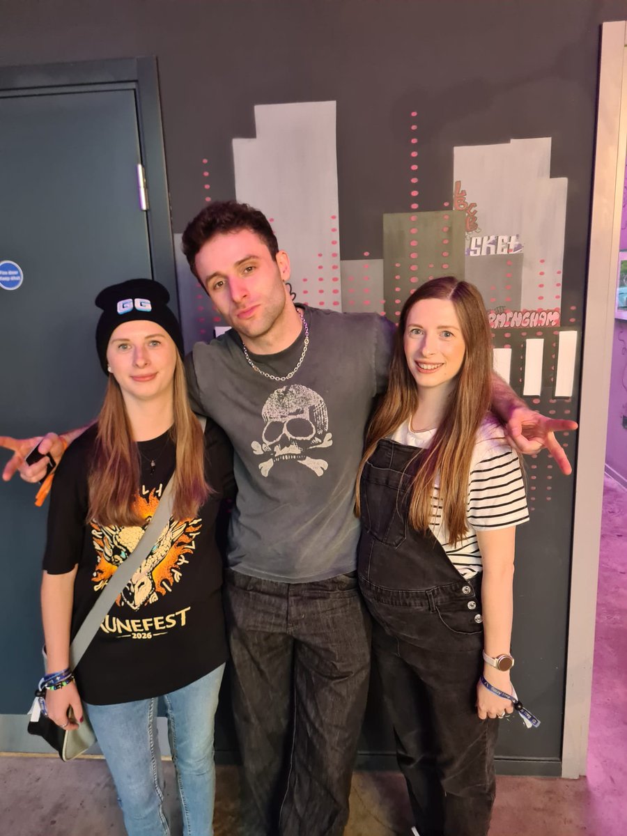 MissRichTeaa's tweet photo. RuneFest spam #5 😊  @RsCynder @ChevalricRS @IronAraxxor https://t.co/RvPJwyMKqT