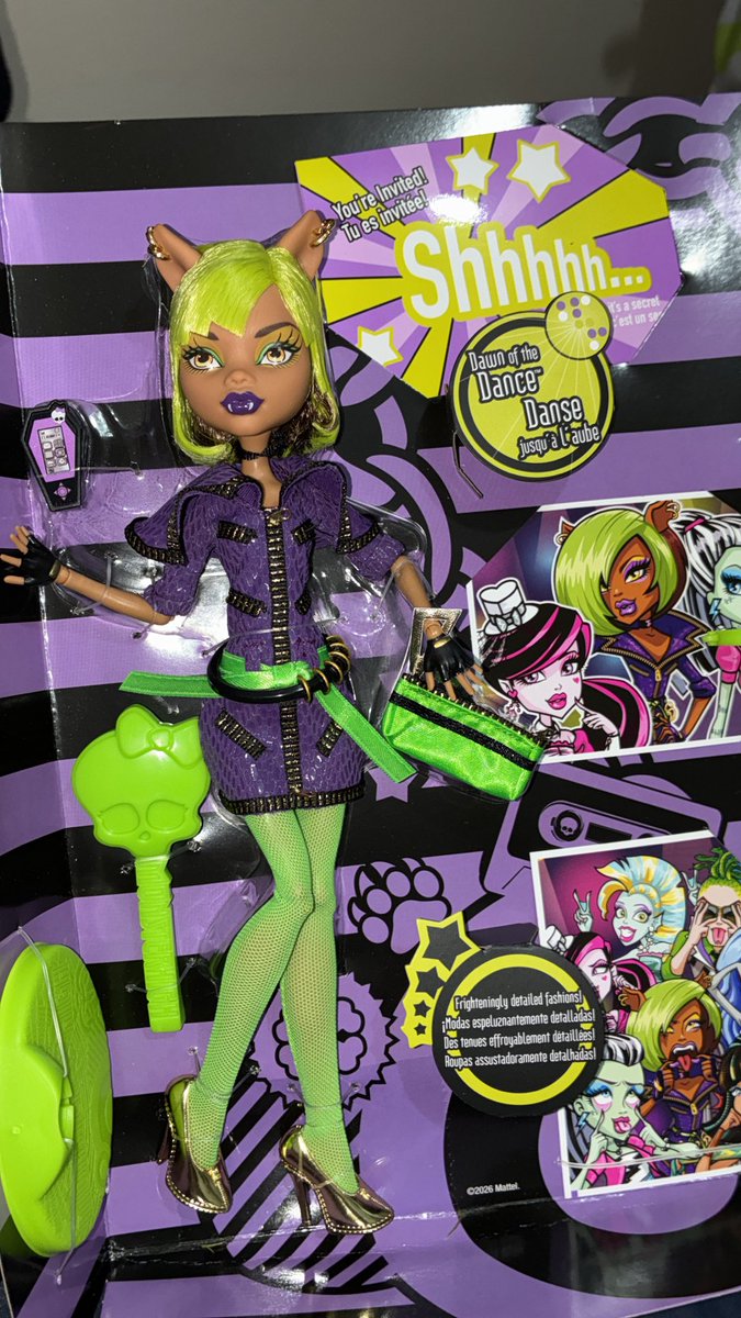 vampi_rinhu's tweet photo. clawdeen dotd já chegou em casa 💚🪩 creeproduction nós te amamos @dxvileyescome https://t.co/ynYkScOSN4