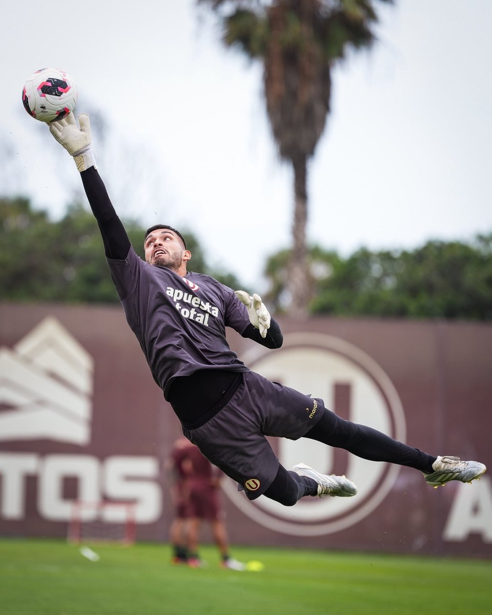 elmascampeom's tweet photo. ¿Dicen que vuelve ante Melgar? 🧤 https://t.co/mharObstF4