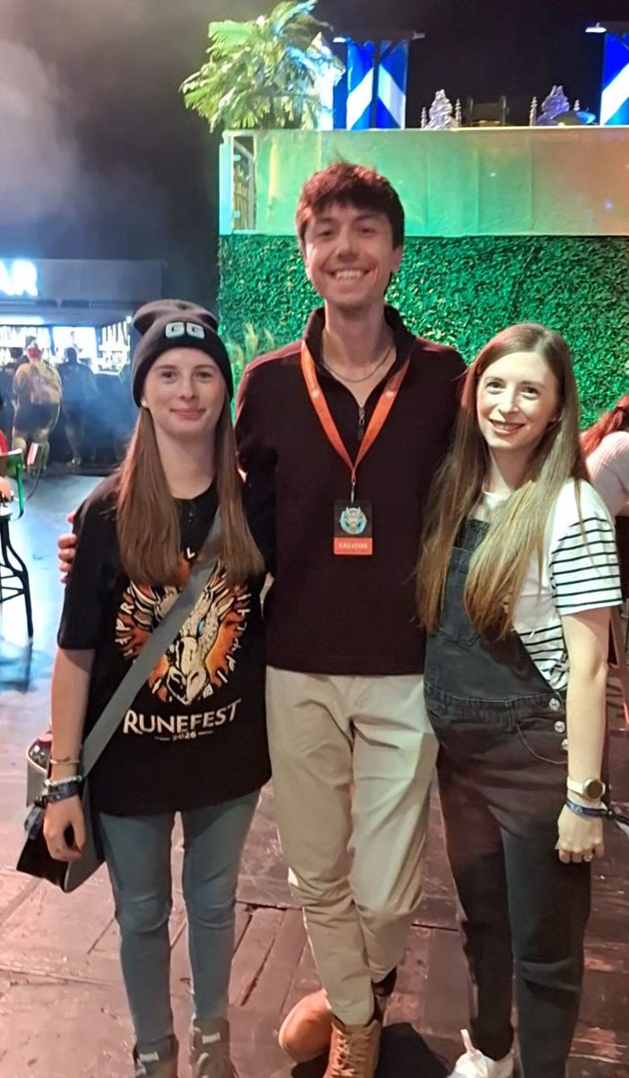 MissRichTeaa's tweet photo. RuneFest spam #4 😊 @Coxie_rs @allyanarie @Messiah_OSRS https://t.co/O79dtdk0yG